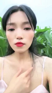 少妇玉米地里操逼2