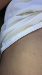 东莞少妇户外车震露脸